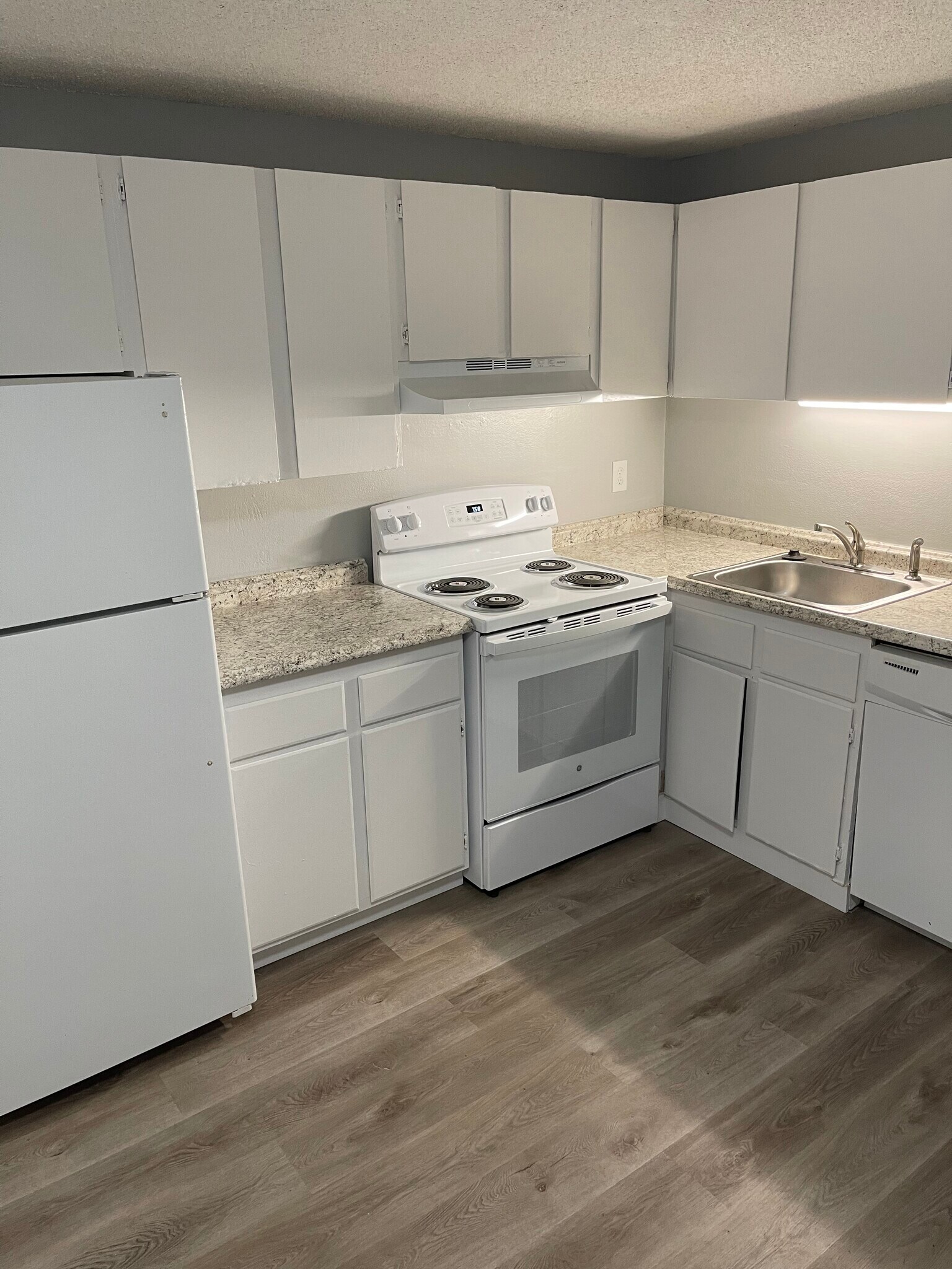 Kitchen - 3004 SW 209th Ave