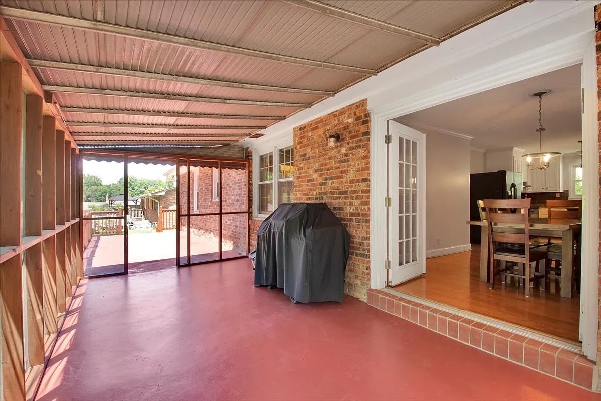 Building Photo - 120 Echo Ln