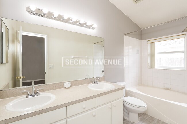 Building Photo - 4622 Tailfeather Ct