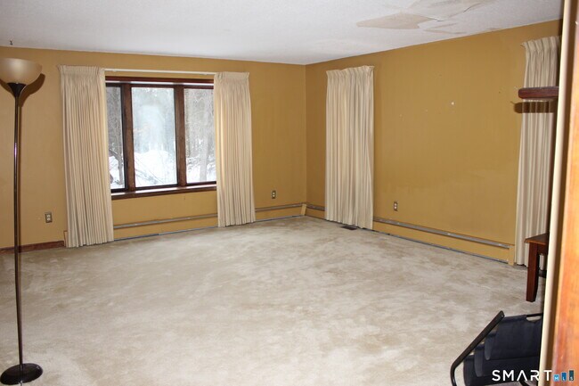 Building Photo - 522 Springfield Rd