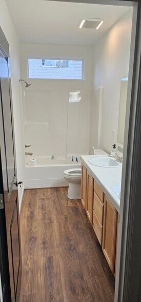 Hallway bathroom - 9610 NE 102nd St