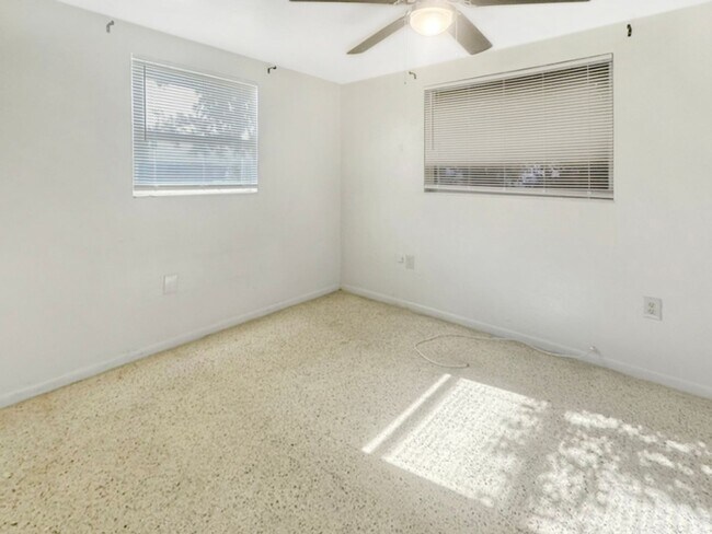 Building Photo - Pet-Friendly Rental Between University Pkw...