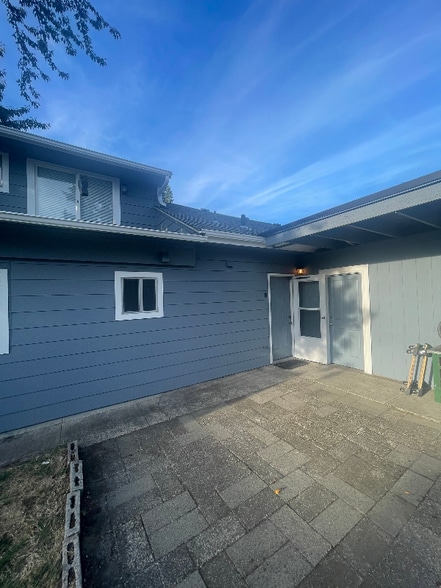 Building Photo - 310 SW 122nd St