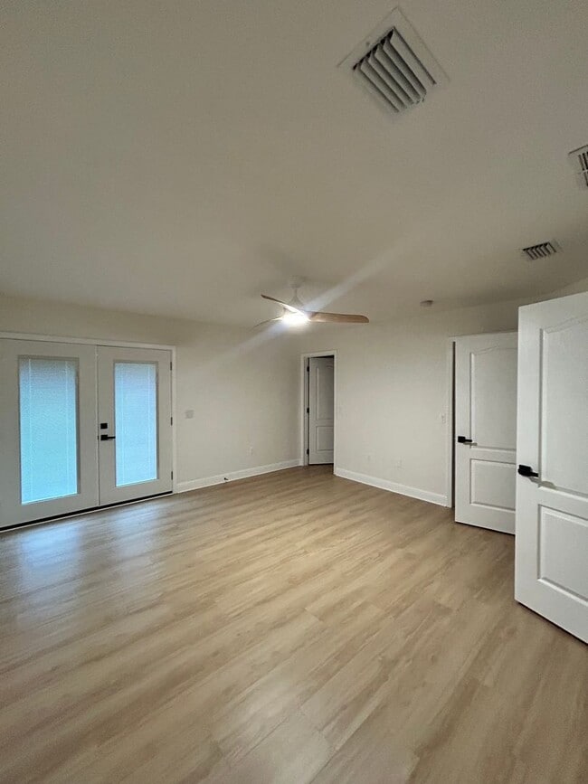 Building Photo - 1759 Fuller Dr