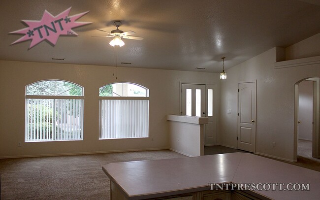 Building Photo - Home in Prescott Valley