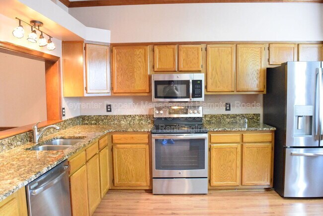 Building Photo - 310 Cobb Island Ct
