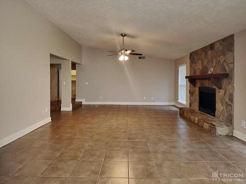Building Photo - 4765 Jamerson Forest Cir