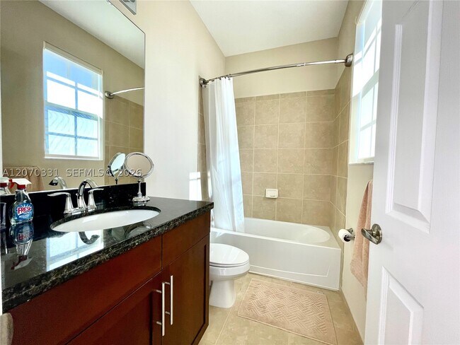 Building Photo - 2833 SW 119th Way