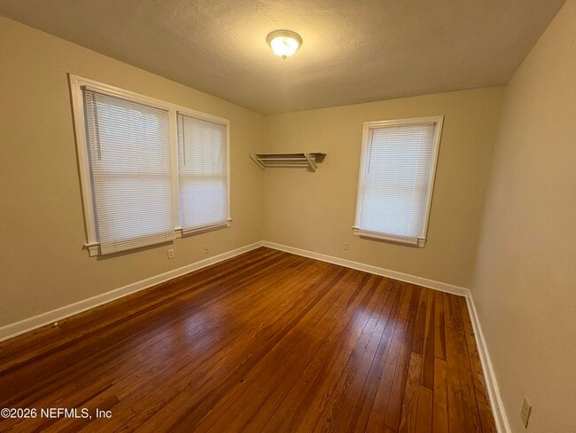 Building Photo - 859 St Clair St