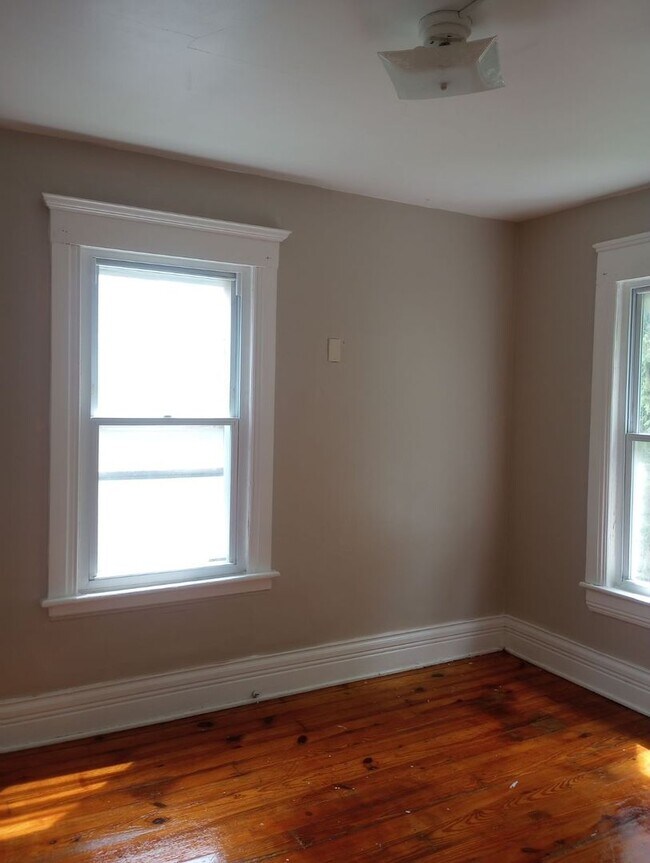 Building Photo - 125-127 South Fulton Street