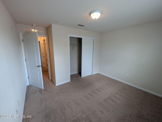 Building Photo - 1622 Golden Lake Loop