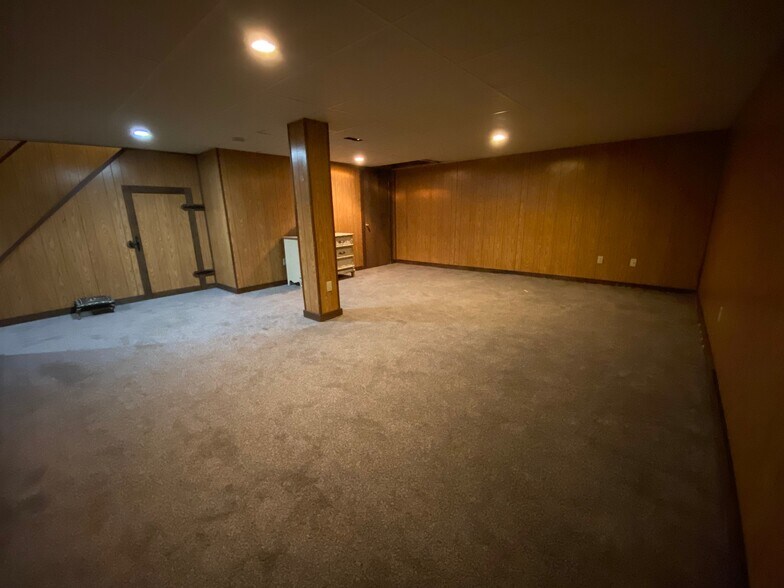 Building Photo - 31 Greythorne Rd