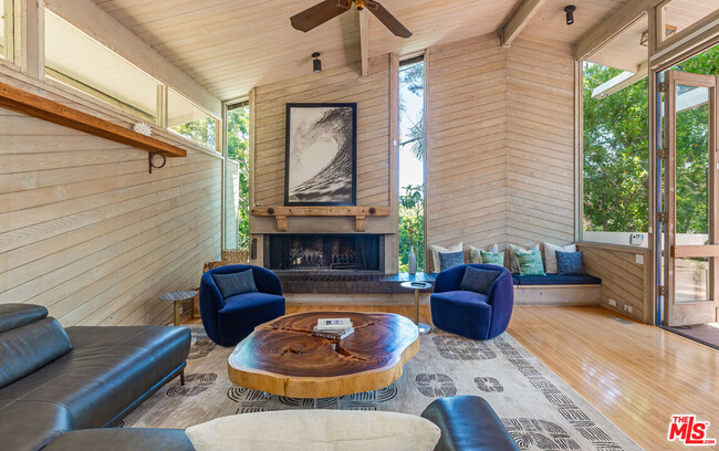Building Photo - 28818 Selfridge Dr