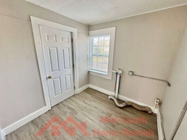 Building Photo - 3472 Hadley Rd