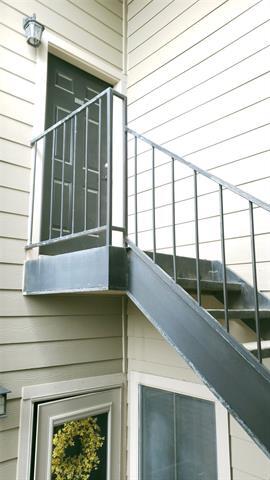 Building Photo - 2105 Count Fleet Dr