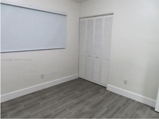 Building Photo - 1030 SW 96th Ave