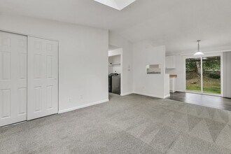 Building Photo - 5607