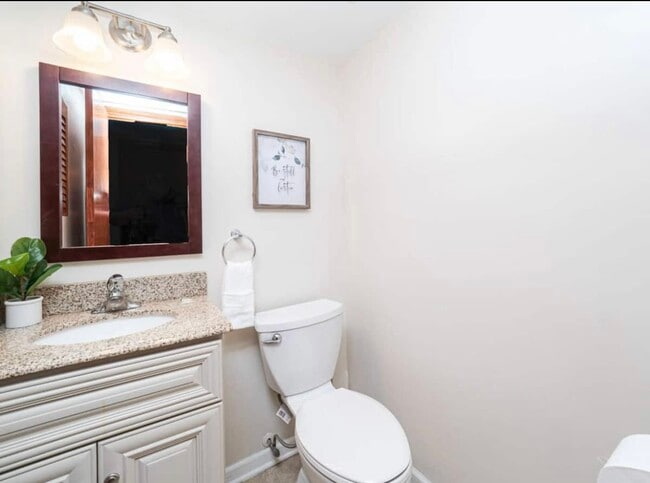 Building Photo - 102 Chevis Dr