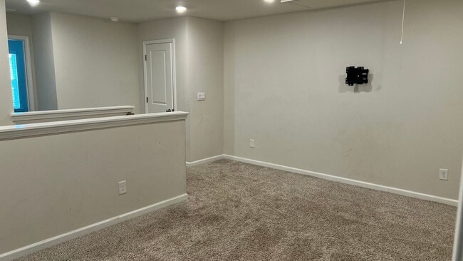 Building Photo - 970 Sunny Lk Dr