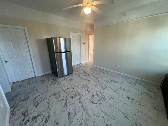 Building Photo - 109 Walker St