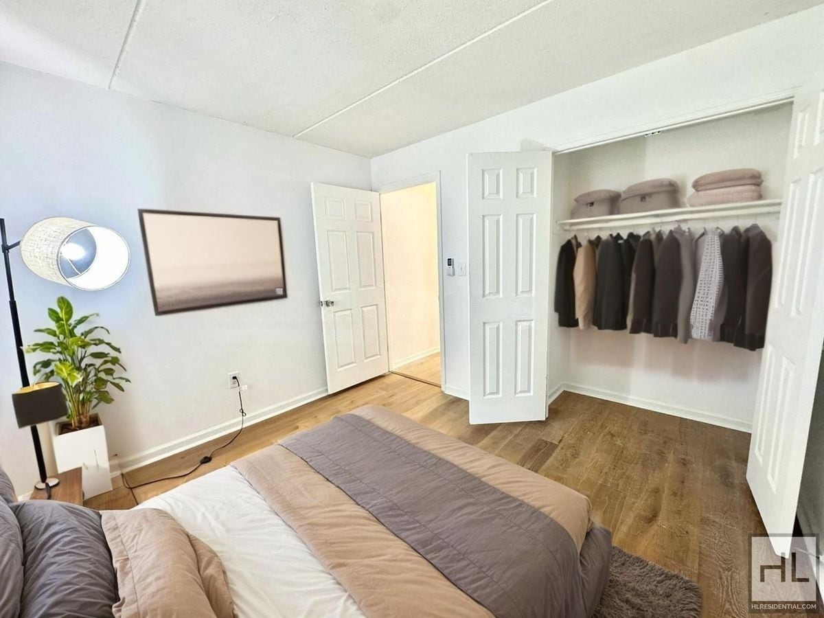 Building Photo - Saint Marks Avenue