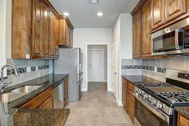 Building Photo - 7522 Sable Creek Dr