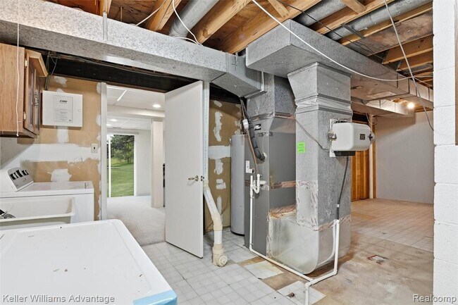 Building Photo - 5271 Wright Way E
