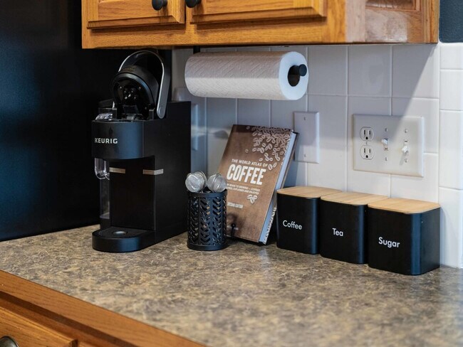 Building Photo - 1802 NW Mustang Ave