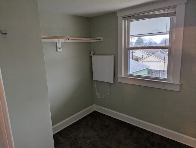Office space or guest room/4th bedroom. - 1042 Cameron St