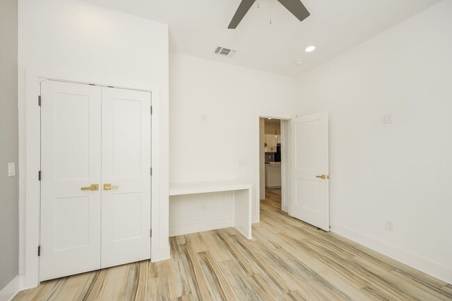 Building Photo - 120 E Magnolia Ave