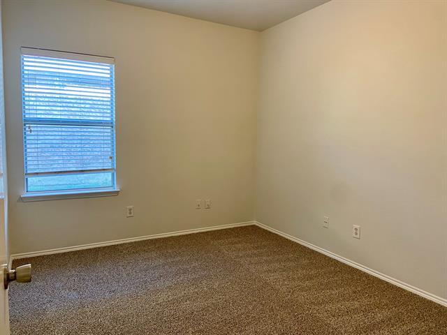 Building Photo - 3116 Kennedy Dr