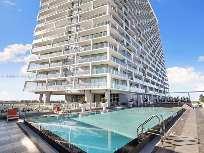Building Photo - 2000 Metropica Wy