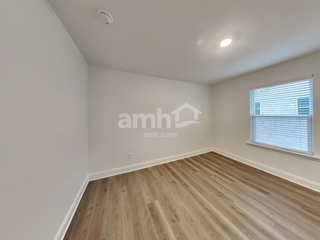 Building Photo - 213 Argea Dr
