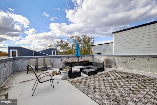 Building Photo - 946 N 2nd St