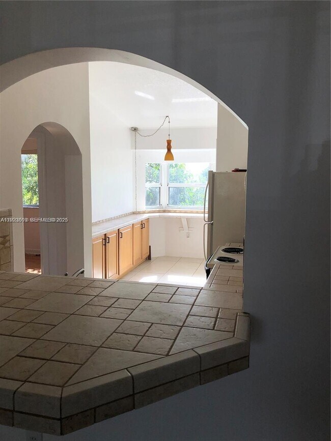 Building Photo - 1240 SE 31st Ct