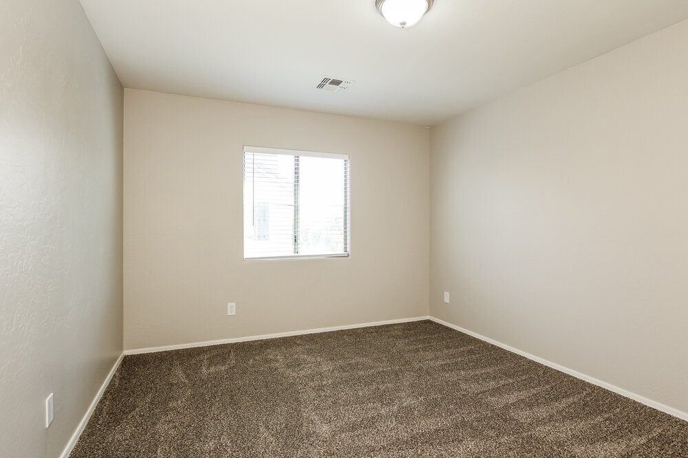 Building Photo - 943 E Agua Fria Ln