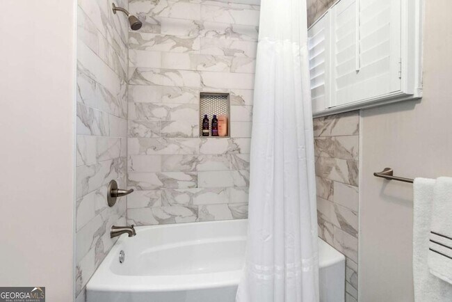 Building Photo - 2026 Harwinor Rd SE