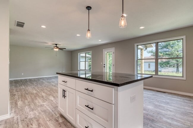 Building Photo - Nearly New 3 Bedroom 2 Bath Home!!!