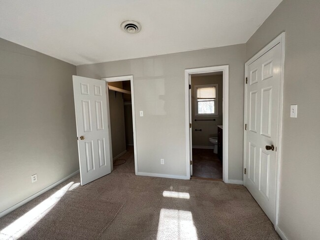 Building Photo - 2508 Crosstimbers Terrace