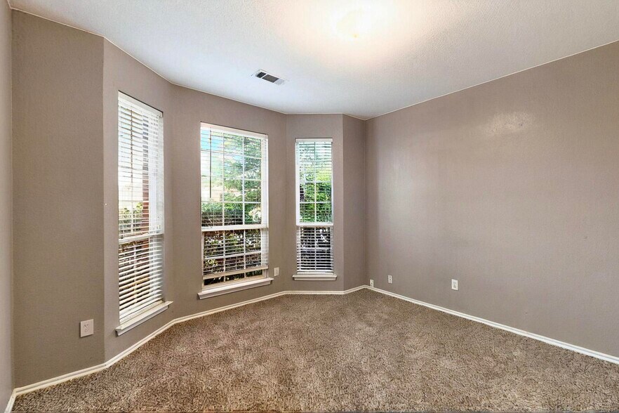Building Photo - 9533 Willow Branch Way