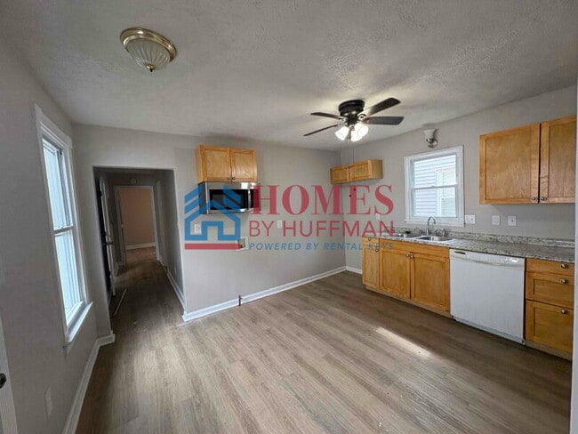Building Photo - Westside | Two Bedroom House | Move in Ready