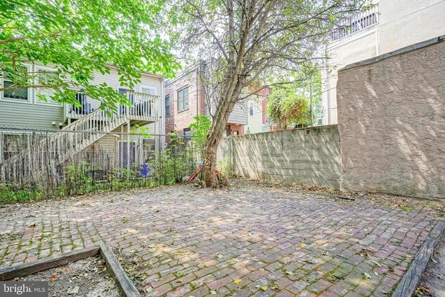 Building Photo - 1208 Webster St