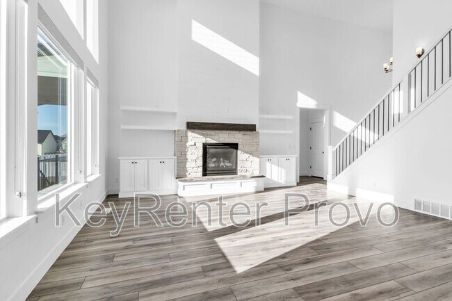 Building Photo - 275 N 600 W