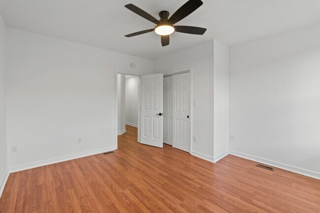 Building Photo - 324 E 23rd St