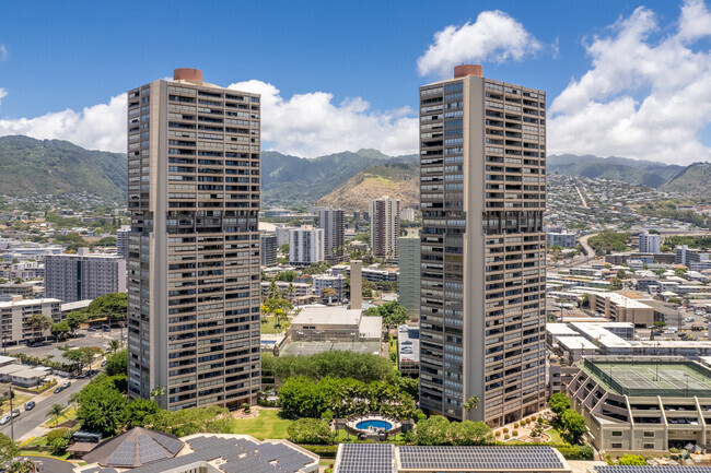 Building Photo - Royal Iolani