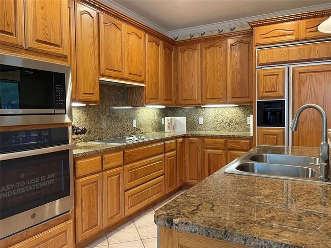 Building Photo - 120 Brazos Dr