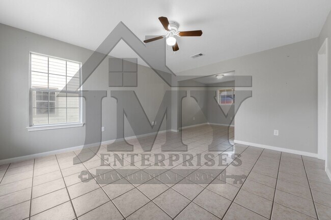 Building Photo - 815 Cravens St