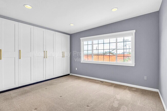 Building Photo - 3057 Otto Dr