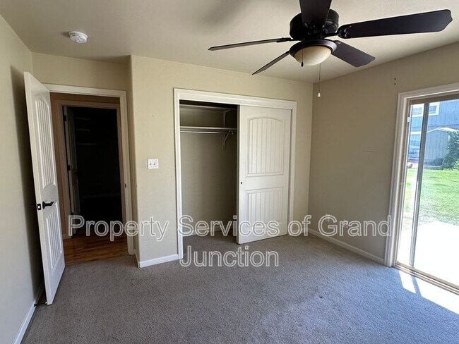 Building Photo - 585 1/2 Belhaven Way