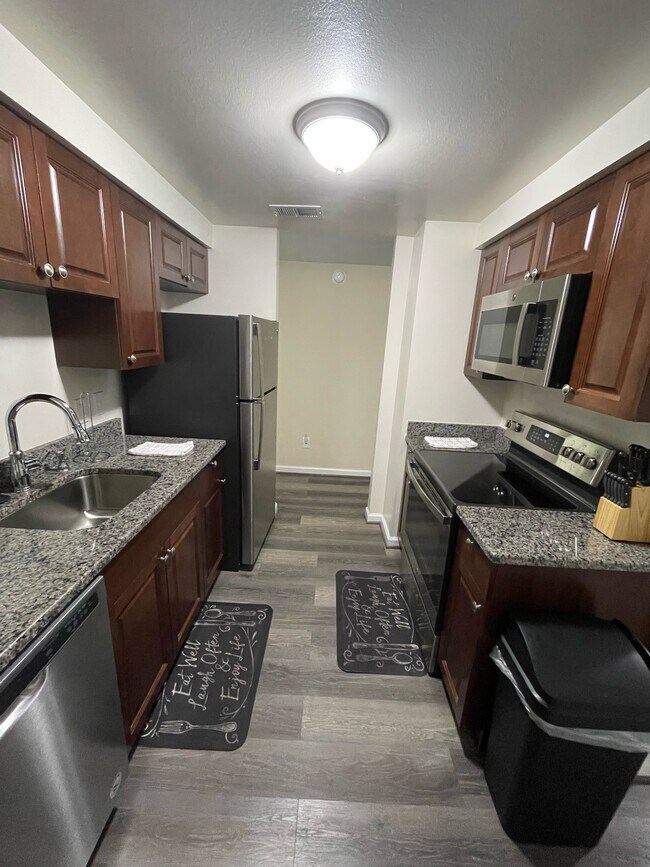 Kitchen - 6208 S Elberon St